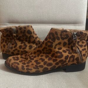 EUC Leopard Print Ankle Boots with Zipper Size 11